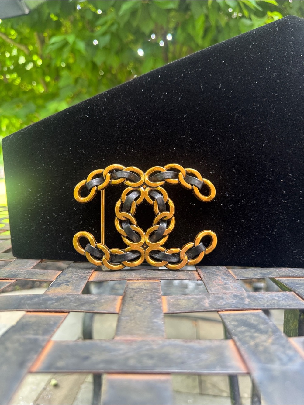 Belt, buckle  Gold and Black Interlocked Chain belt buckle